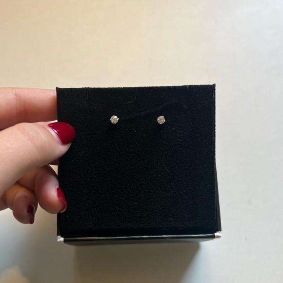 NWT Bloomingdale’s Natural Diamond Stud Earrings (.33 ctw) - sells for $1,250 - Picture 4 of 11